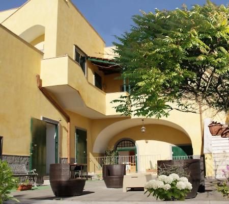 Hotel Casa Del Sorriso à Naples Extérieur photo