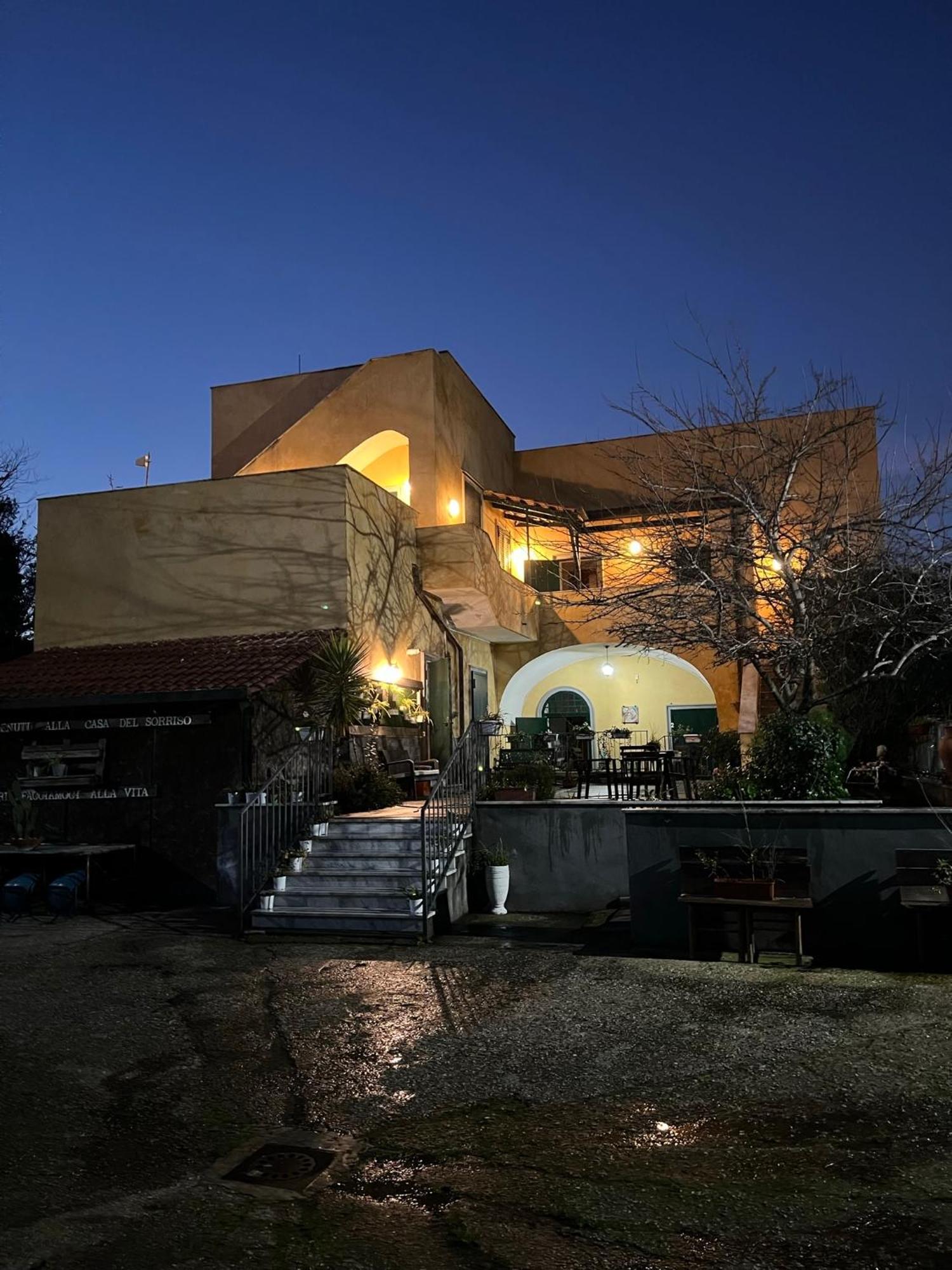Hotel Casa Del Sorriso à Naples Extérieur photo